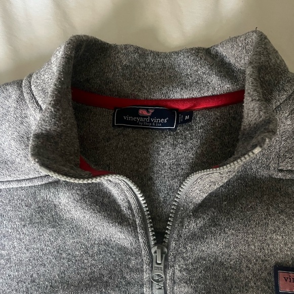 Men’s Grey Vineyard Vines Quarter Zip - Picture 3 of 3